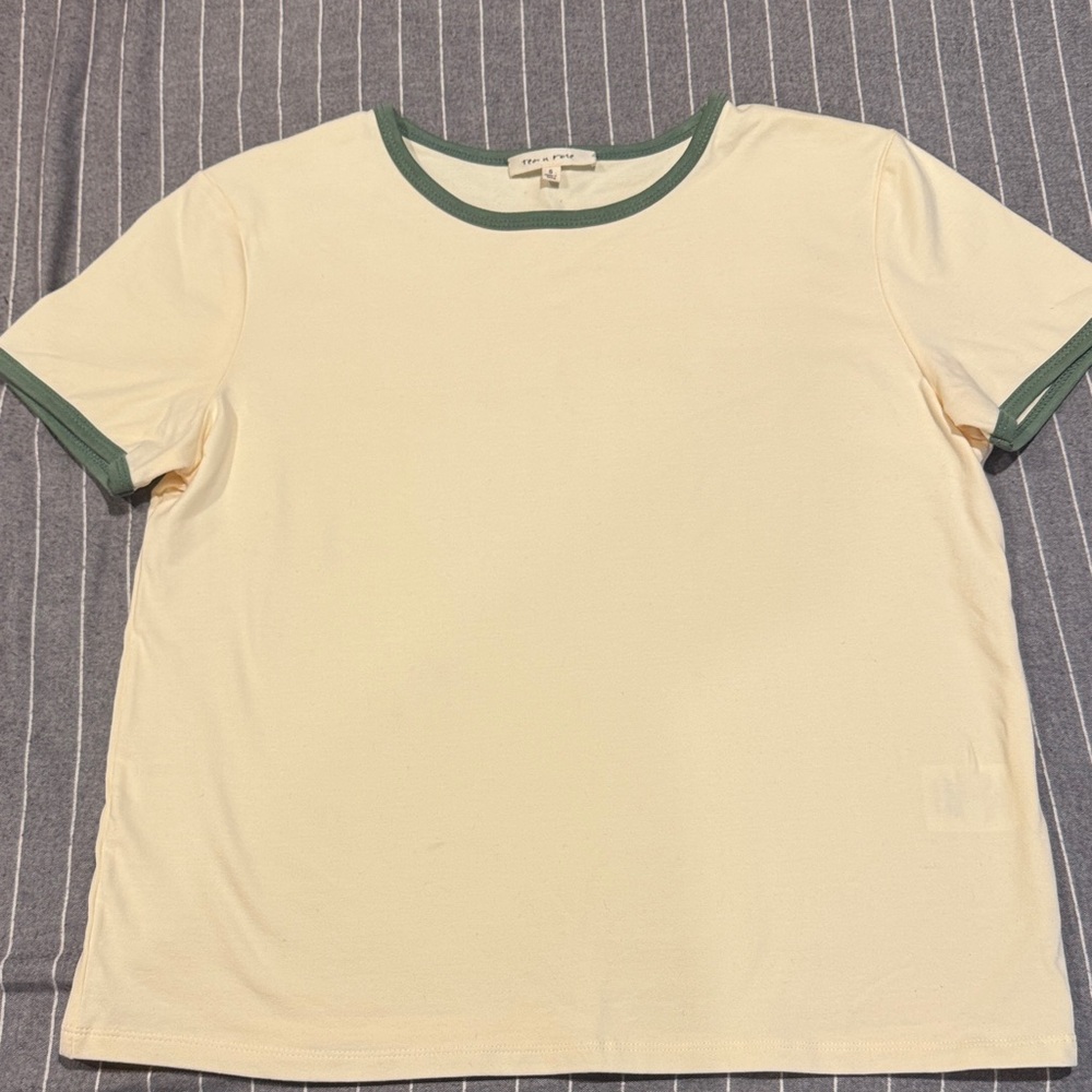 Tea n Rose Small Cream T-Shirt with Green Accents